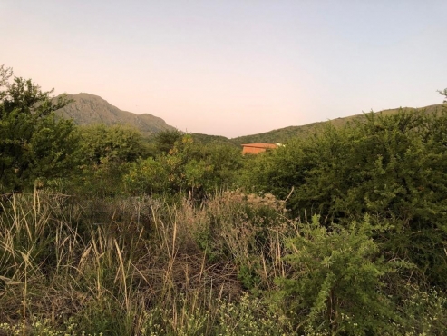 Capilla del Monte. Lote en Barrio Valenti, Espectacular Vista Al Cerro