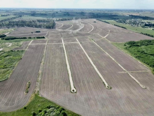 Lote 1300 m² en Barrio Tres Pinos 