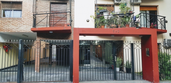 MONOAMBIENTE CON COCHERA FIJA CUBIERTA - 35 m²