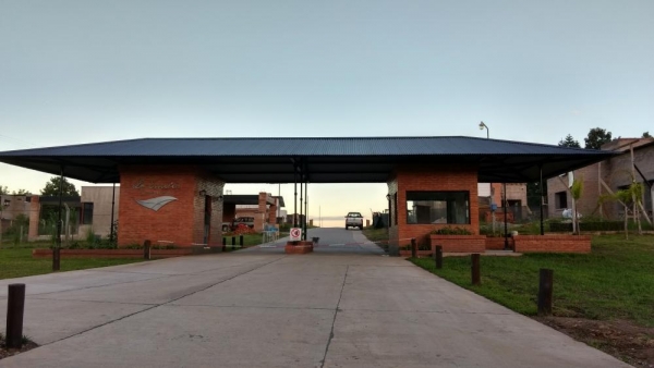 Terreno en Barrio Privado La Emilia - 422m²