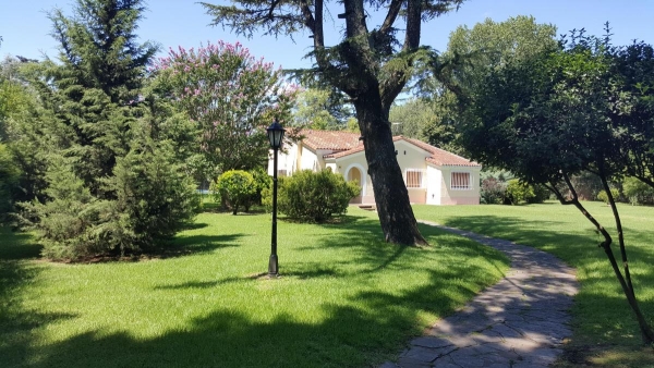 Quinta Vacacional en Canning - 240m² 