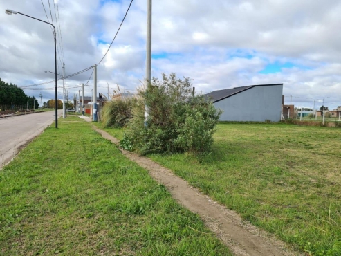 Terreno en Barrio Abierto en Arroyo Seco, Todos Los Servicios, a 300 m del Rio.