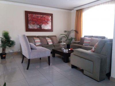 Hermosa Casa en Valle de Los Chillos, Excelente Ubicación y Alta Plusvalía.