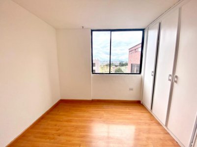 Departamento de 82 m². Conjunto Cordillera. Quito Norte