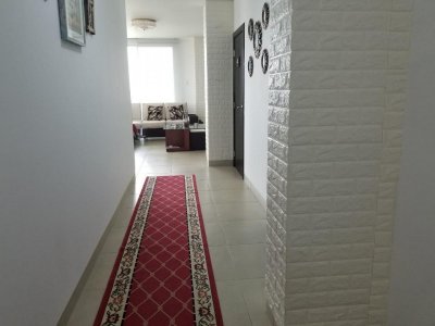 Departamento de Lujo. Amoblado de Tres Dorm. con Baño, Garaje y Bodega