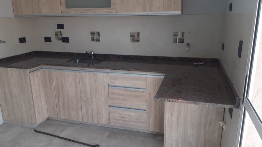 VENDO CASA A ESTRENAR EN COLONIA TIROLESA