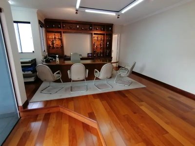 EN VENTA IMPORTANTE PROPIEDAD