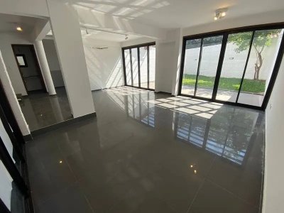 Zona Shopping Pinedo - Duplex en Condominio