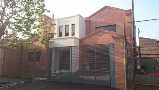 Residencia Coronel en venta.
