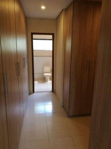 Casa a estrenar en barrio Herrera