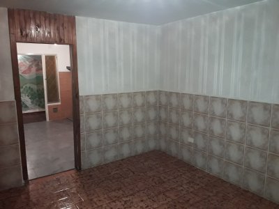 DUEÑO ALQUILA- CASA 3 DORM. SIN COCHERA $ 30.000 GODOY CRUZ-