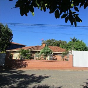 Casa en esq. A precio de terreno - asuncion