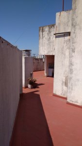 Vendo Semipiso 80m2 - Tres dormitorios.