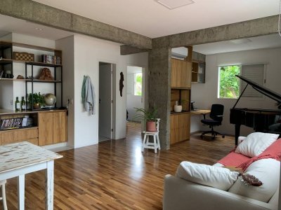 Apartamento com 2 Quartos e 2 banheiros à Venda, 72 m²