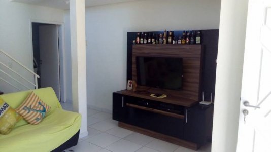 Casa de Condomínio com 2 Quartos e 3 banheiros à Venda, 100 m²