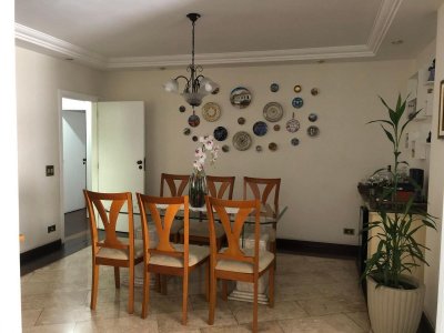 Ótima Localização. Imóvel De 254 m², De Alto Padrão.