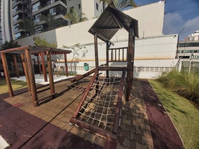 Apartamento com 3 Quartos e 4 banheiros à Venda, 155 m²