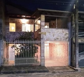 Casa com 2 Quartos e 3 banheiros à Venda, 130 m²