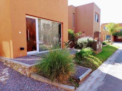 Casa en barrio cerrado