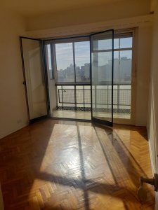 Hermoso depto 3 amb con dependencia. Excelente ubicacion en zona de Once.