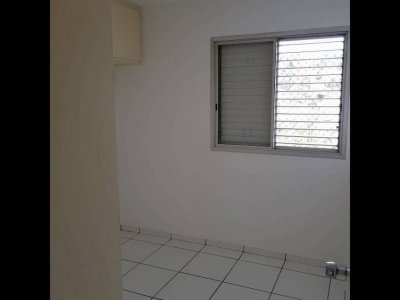 Apartamento com 2 Quartos e 2 banheiros à Venda, 65 m²