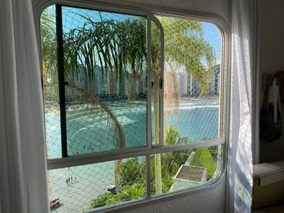 Apartamento com 3 Quartos e 3 banheiros à Venda, 156 m²