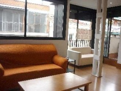 Alquilo un apartamento muy luminoso