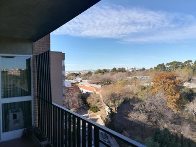 Piso ático en venta en Jerónimos, Madrid