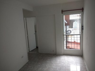 Dueño Alquila Dpto. Dos Ambientes Super Luminosos Billinghurst y Córdoba Impecable