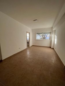 Luminoso Departamento de 3 Ambientes Al Frente