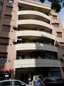 Hermoso Departamento Dos Ambientes Al Frente con Cochera Cubierta