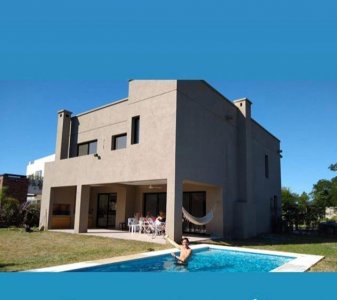 Alquilo Casa 2 Años de Antigüedad, Dentro del Barrio Cerrado ``barbarita´´.