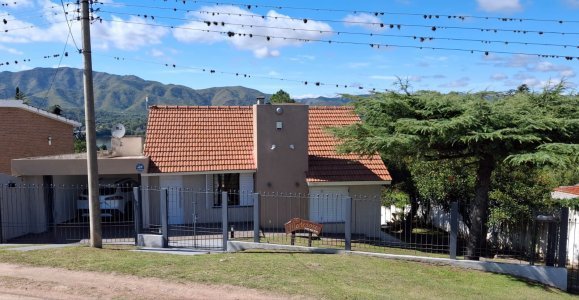 Dueño vende Chalet c/piscina ,vista al lago, sierras de Córdoba