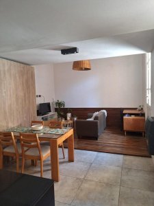 Venta Casa de Pasillo de 2 Dorm. + Comodín (No Ph)