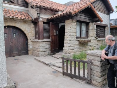 Alquilo Chalet 5 Ambientes en Punta Mogotes